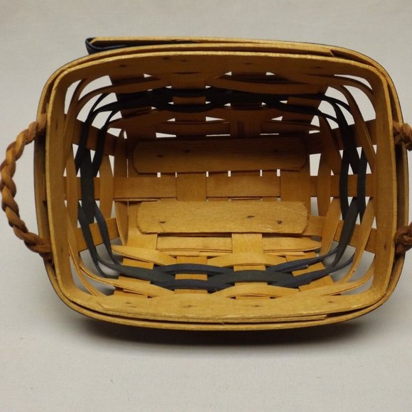 Longaberger 2000 Collector's Club Renewal Basket with Liner and Protector - Picture 13 of 15